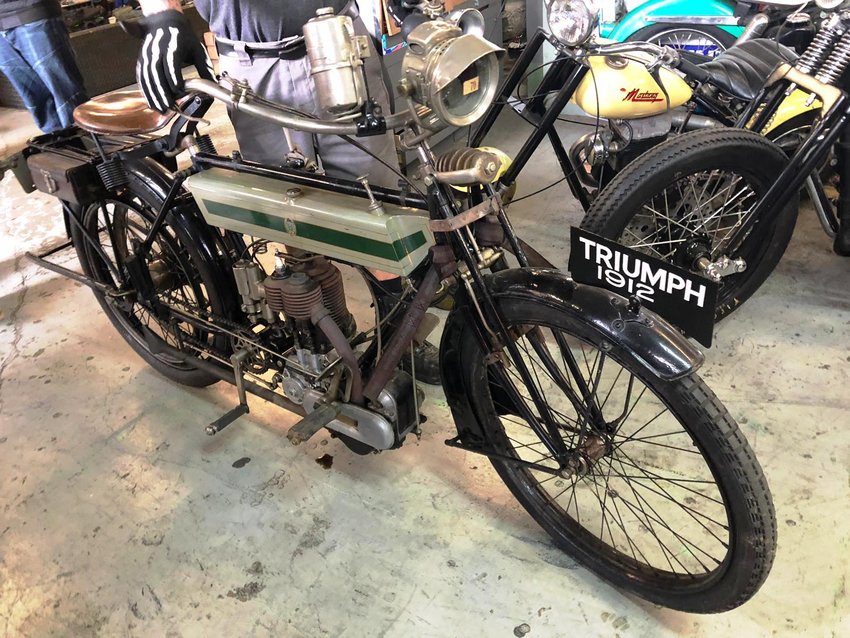 אופנוע טריומף 1912.JPG (320.57 KiB) נצפה 6276 פעמים אופנוע טריומף 1912.JPG